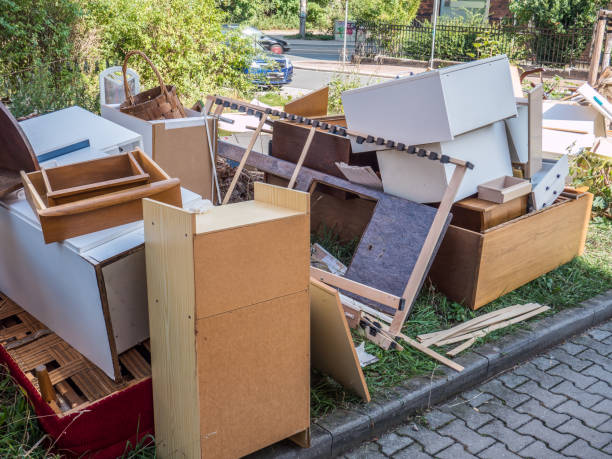 Best Construction Debris Removal  in Alpena, MI